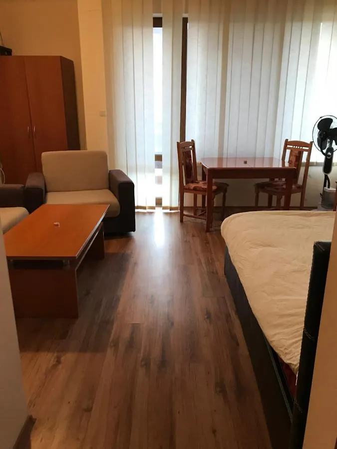 Ski Zone At Gondola, Perfect One Bdrm, Fast Wifi, Netflix, Quiet, Warm Bansko Bulharsko